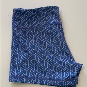 Geo print booty shorts